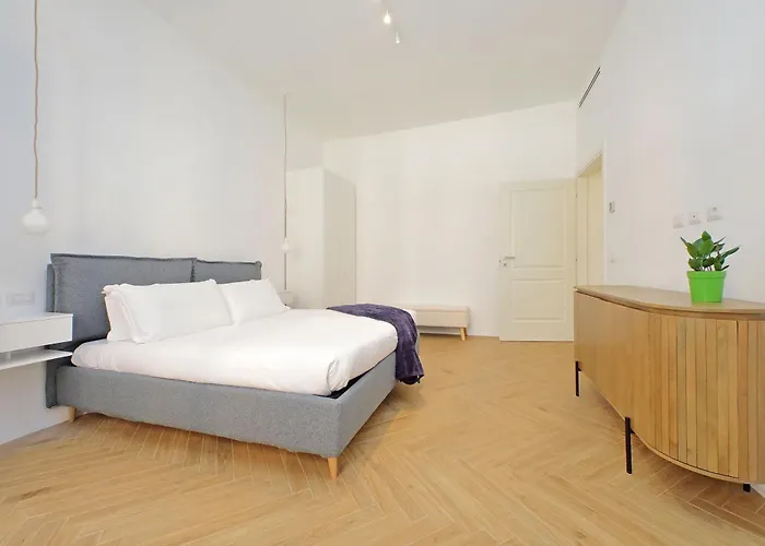 Ych-spaceful Near Vatican Apartment