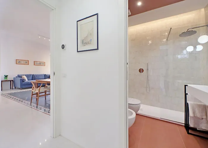 Ych-spaceful Near Vatican Apartment